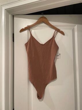 American eagle Women’s Double-Strap V-Neck Bodysuit - Brown medium nwt
